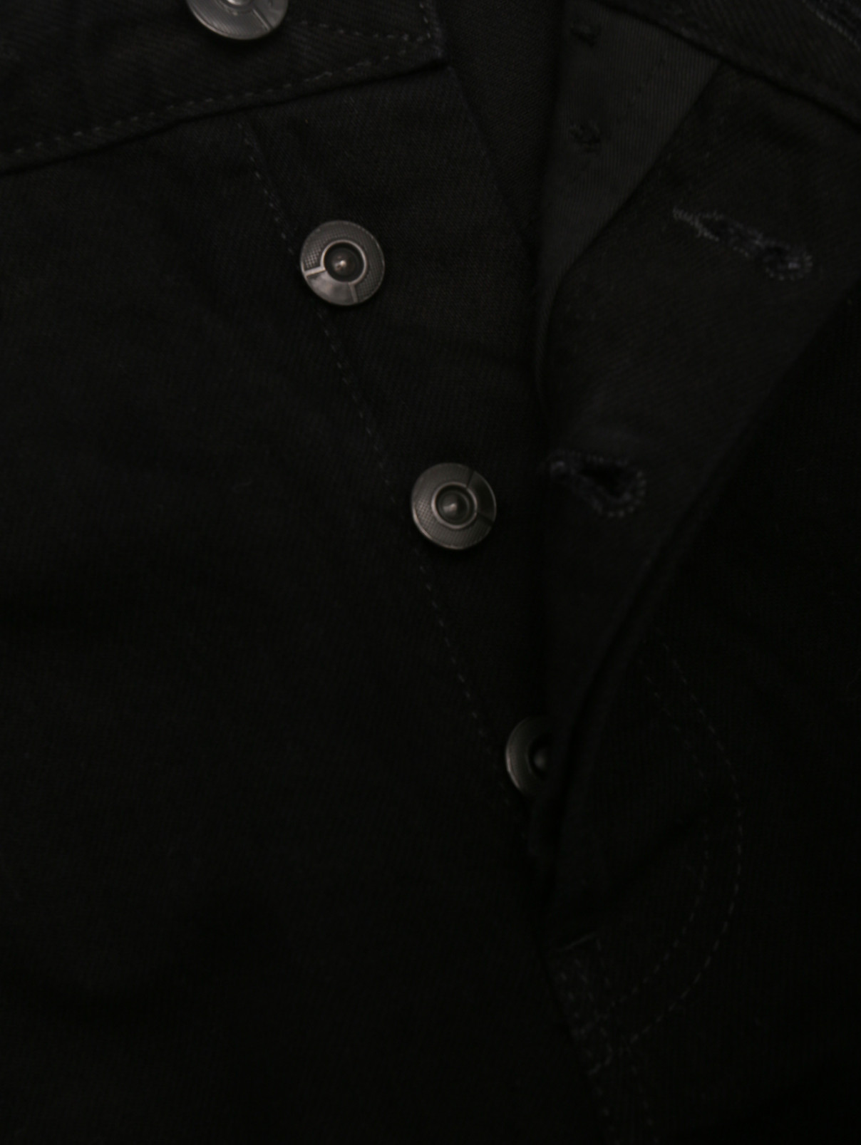 Джинсовые шорты с необработанным краем 3x1  –  Деталь1  – Цвет:  Черный
